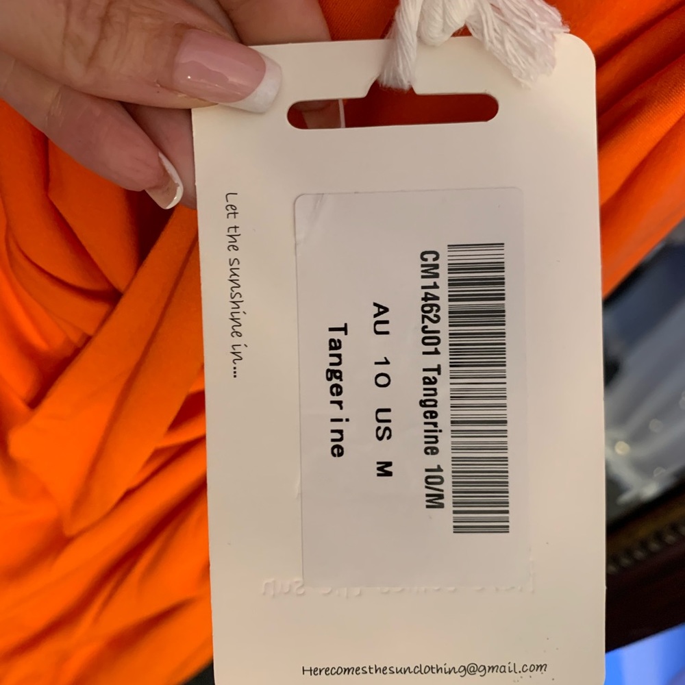 DOMINICA TWIST FEATURE CUT-OUT WAIST MIDI DRESS TANGERINE ๐ in size US M - Picture 8 of 9